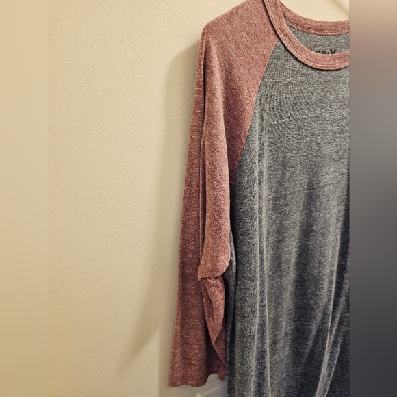 Hurley Premium Fit Gray 3/4 Baseball Tee, Large - Picture 3 of 5